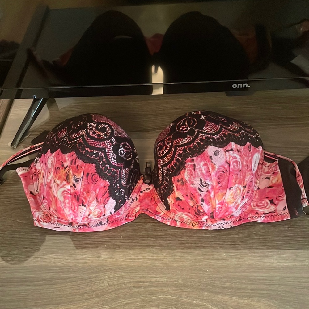 Basic One bra. Bought overseas and never worn. Size 95D.